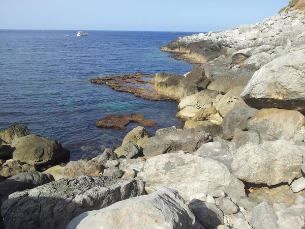 Vasca delle Vergini men-only nudist rocky sea shore