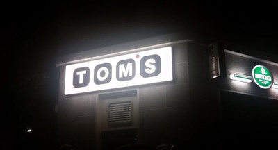 Tom's bar